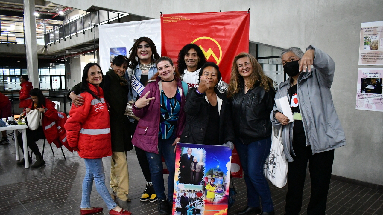 Foto de asistentes al evento de Mujeres Metro